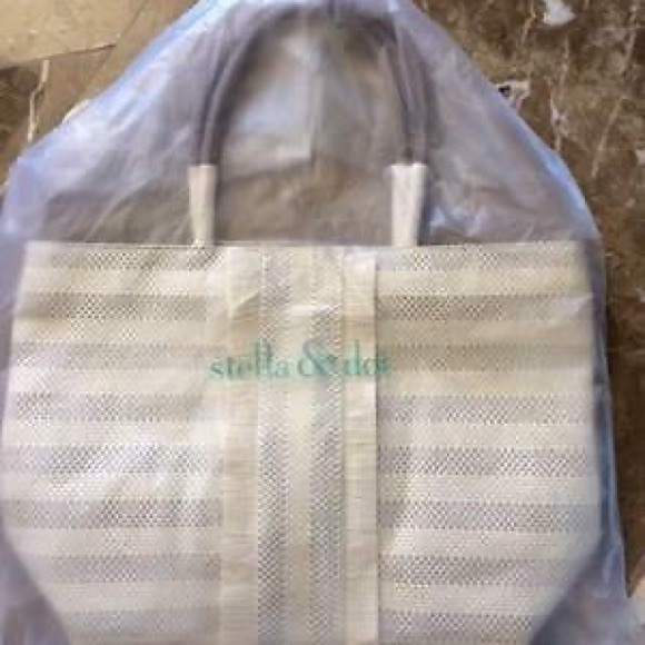 Cay Tote - Picture 8 of 8